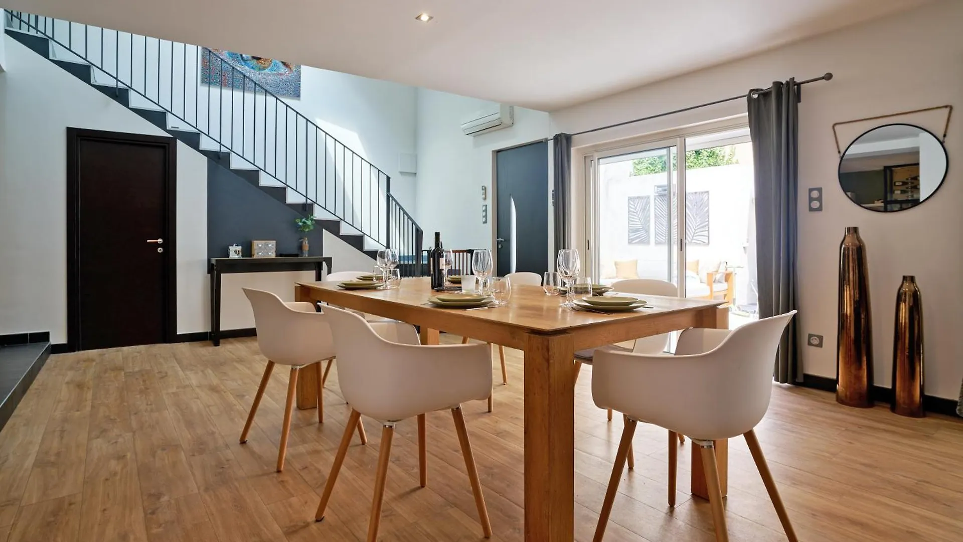 Feriehus Maison De Ville Moderne Climatisee Avec Piscine Morieres-les-Avignon Frankrig